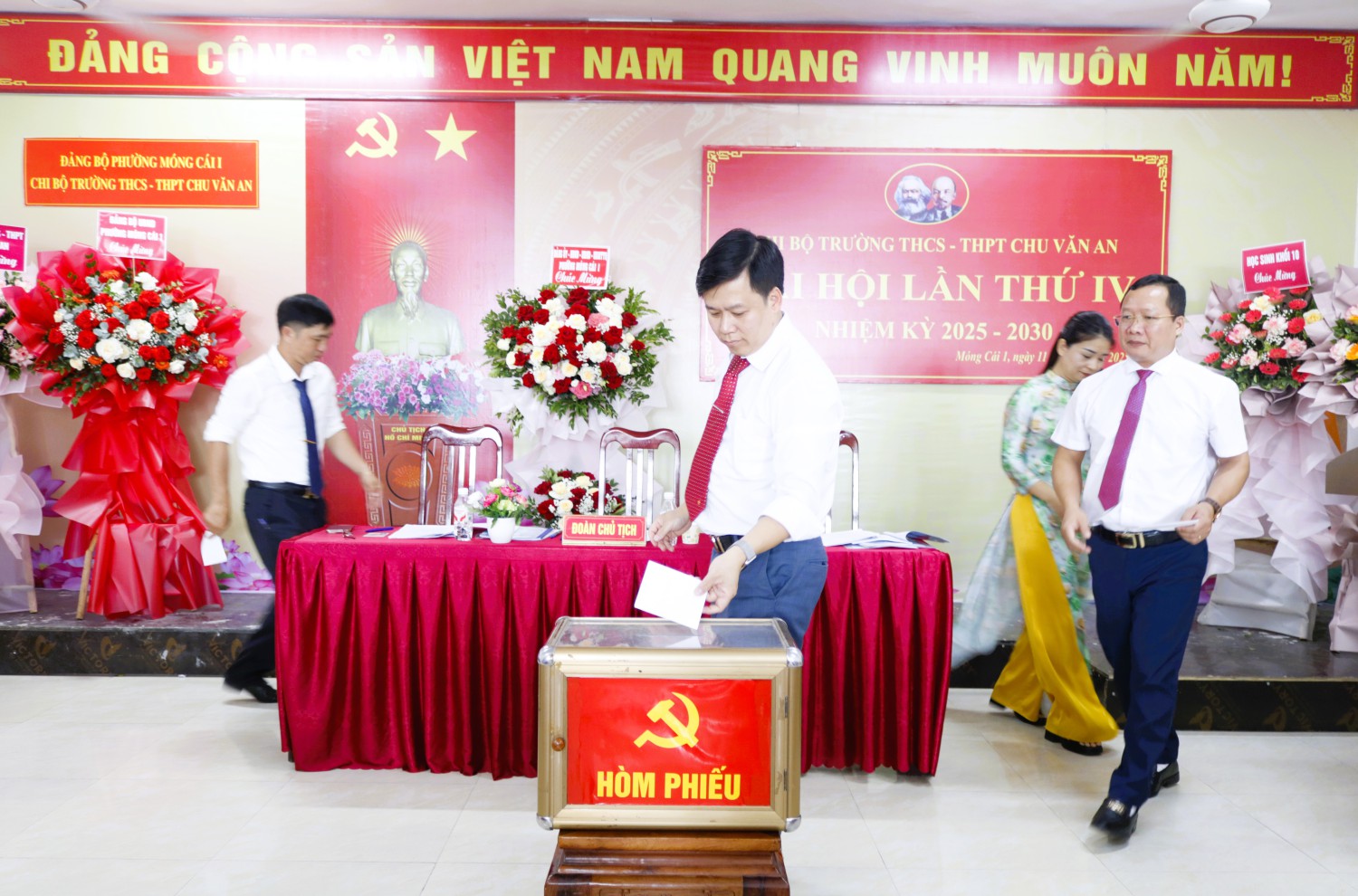 Đại hội Chi bộ Trường THCS- THPT Chu Văn An nhiệm kỳ 2025 – 2030